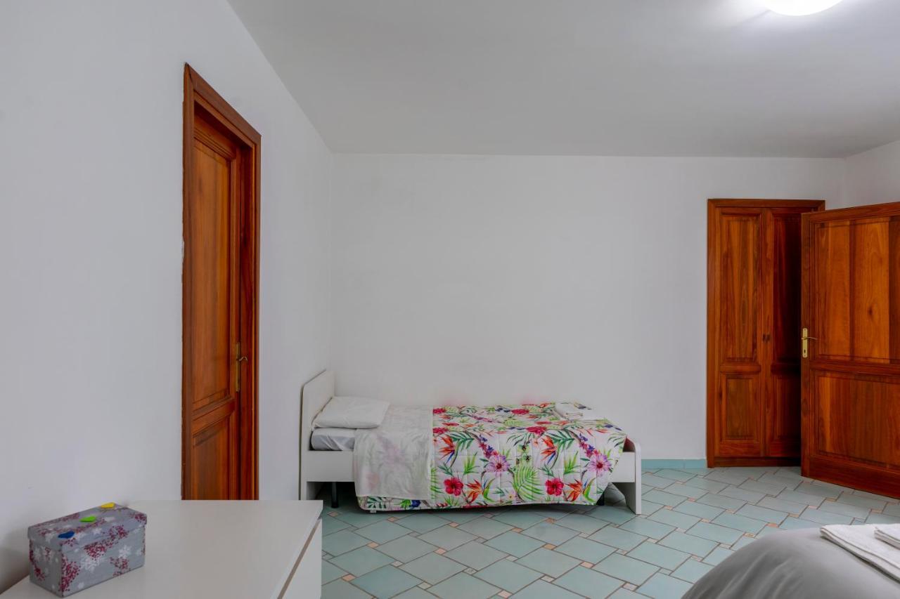 Suite La Marinella Localita Caccia Riserva Санта-Маринелла Екстер'єр фото